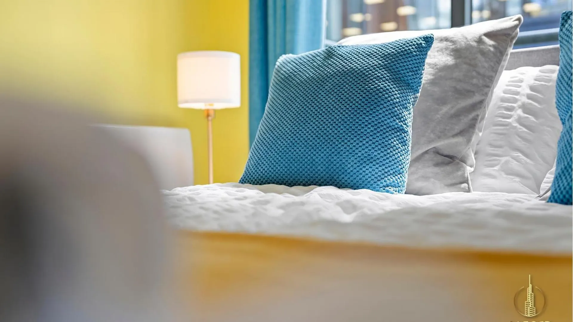2 Bedroom Greek Street Apartment - Sleeps Up To 6